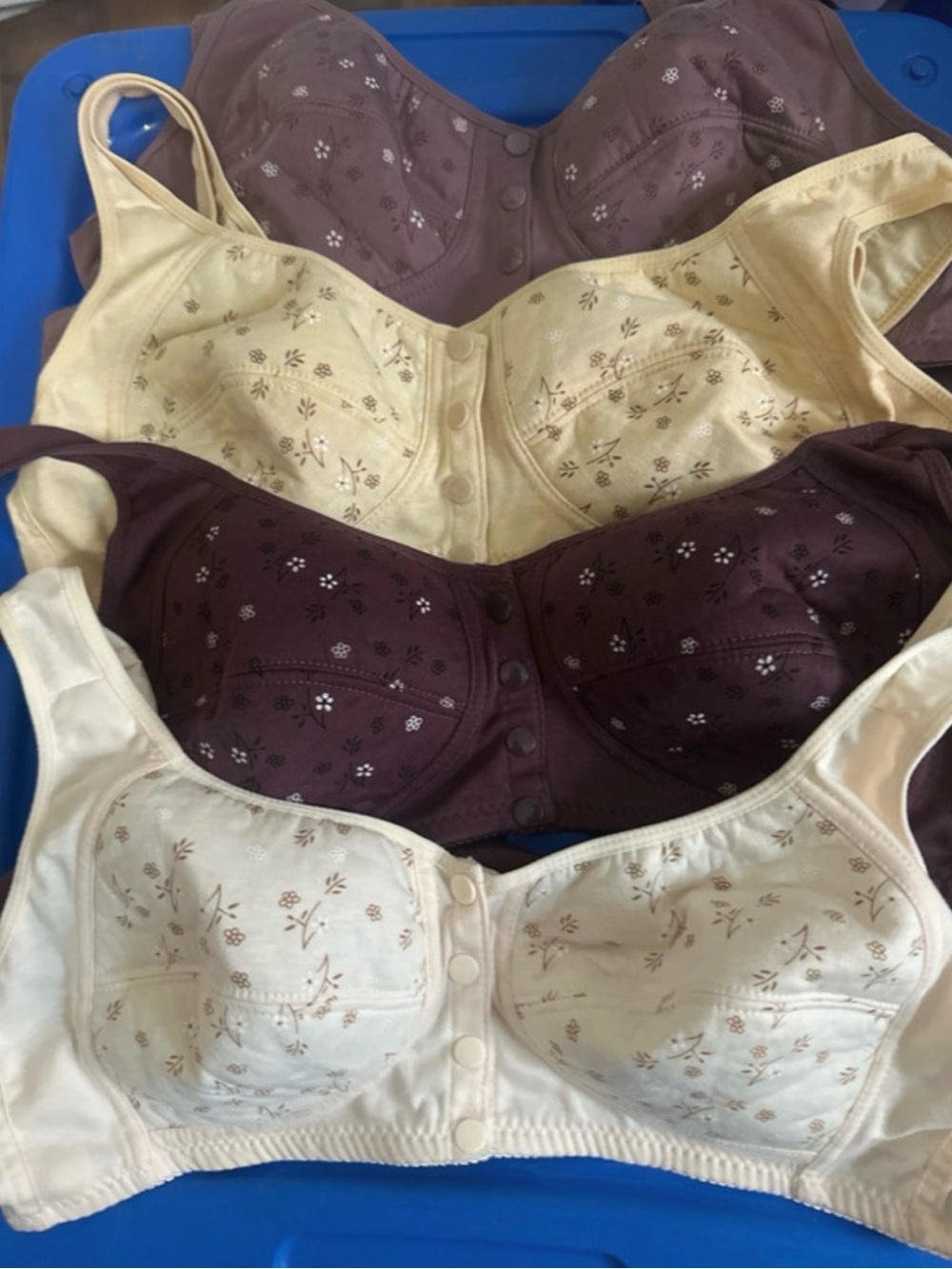 New~Women’s~Bras (4)~Size 48~Front Closure~Comfort~Wireless ~Snap Closure